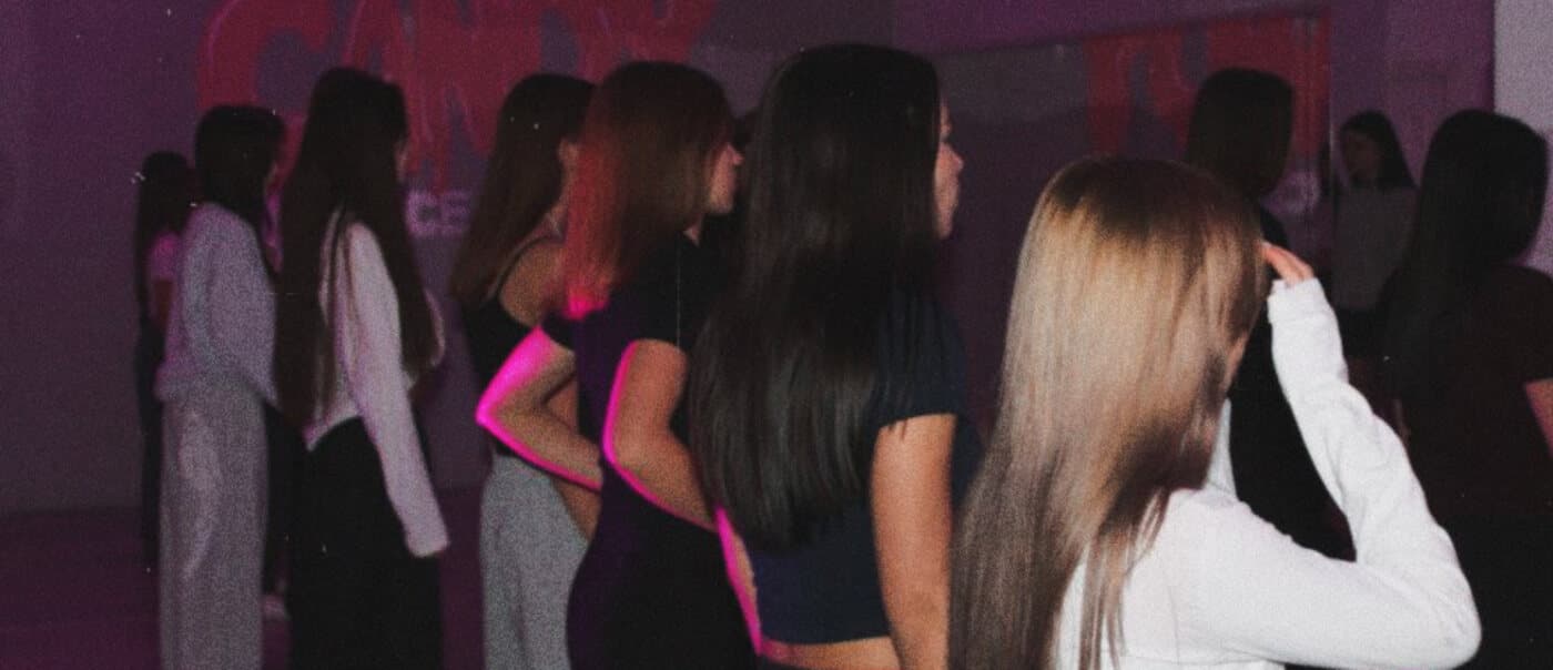 Вечернее занятие в зале Candy Dance Club